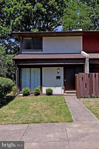 12198 Sanibel Ct Reston, VA 20191