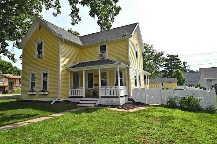 402 Franklin St Sauk City, WI 53583