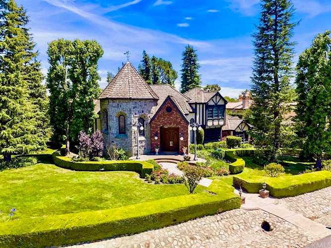 852 Peninsula Avenue Claremont, CA 91711
