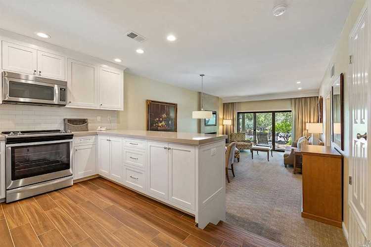 898 Oak Leaf Way Napa, CA 94558