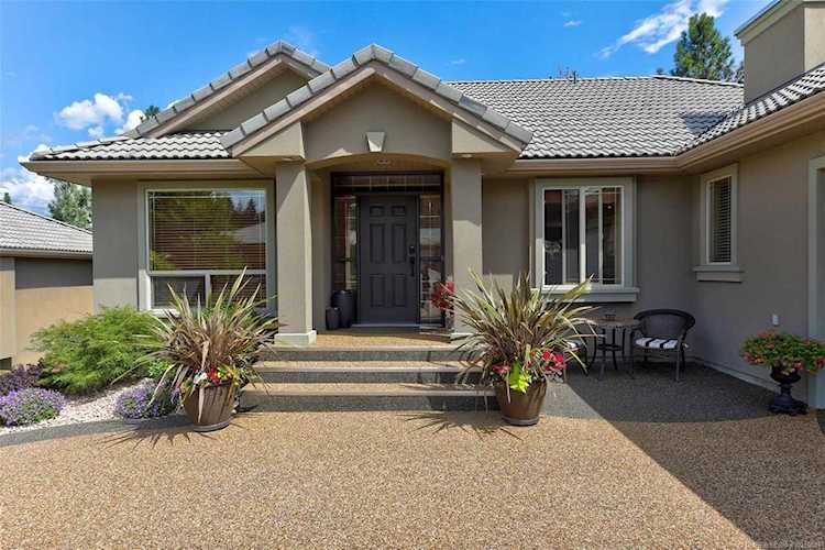 2141 Capistrano Drive Kelowna, BC V1V2A3
