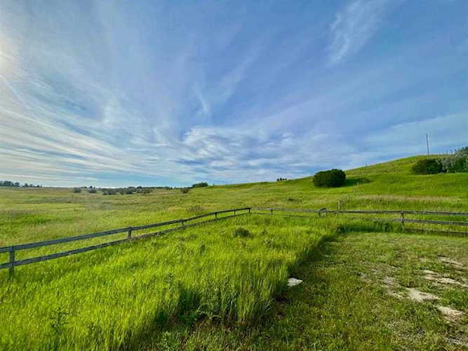 498067 48 St E Rural Foothills County, AB T1V 1N1