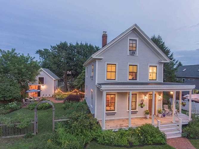 44 Canal Street Winchester, MA 01890