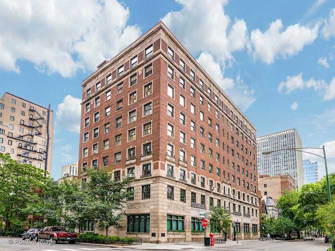 1255 N State Parkway #3B Chicago, IL 60610