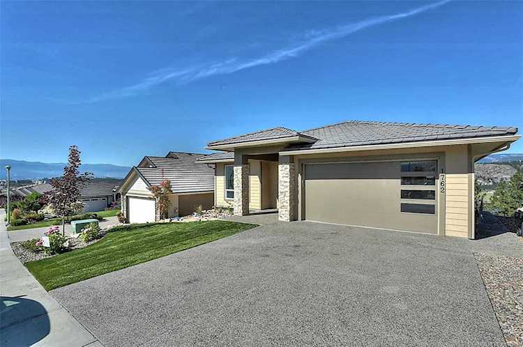 1762 Capistrano Peaks Crescent Kelowna, BC V1V2Z3