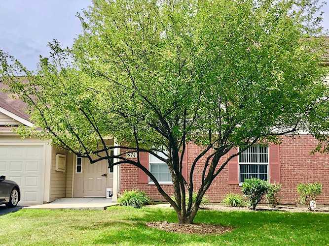 974 N Village Dr #4 Round Lake Beach, IL 60073 | MLS 10789913 Photo 1