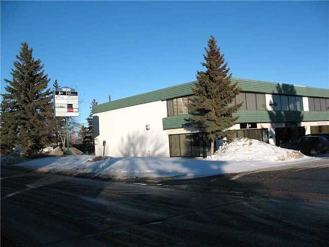 3620 29 St NE #1 Calgary, AB T1Y 5Z8