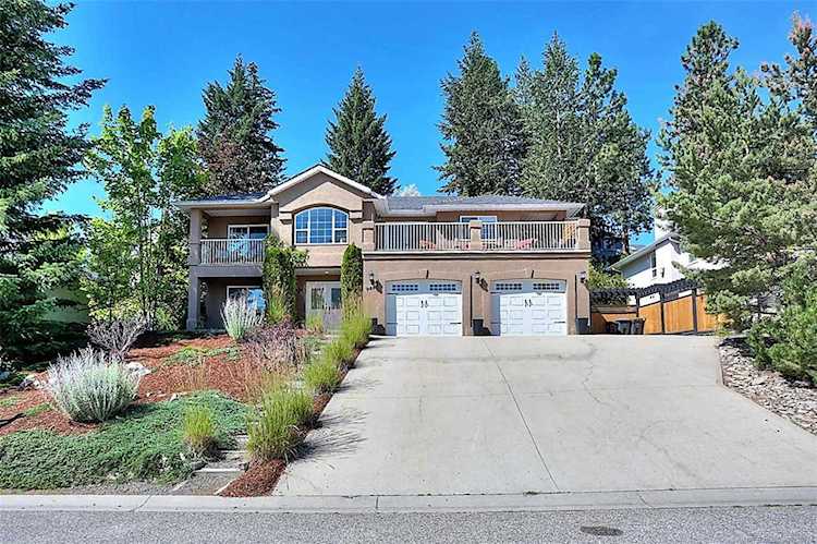946 Skeena Court Kelowna, BC V1V2B3