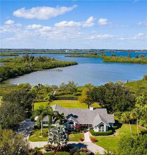 8545 Seacrest Dr Vero Beach, FL 32963