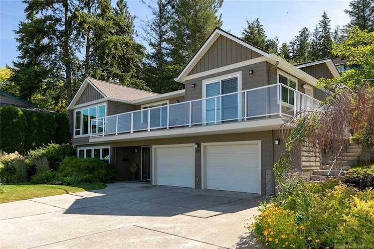 991 Ryder Drive Kelowna, BC V1Y7T7