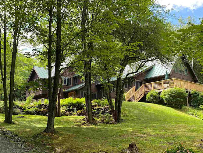 407 North Hill Rd Stowe, VT 05672