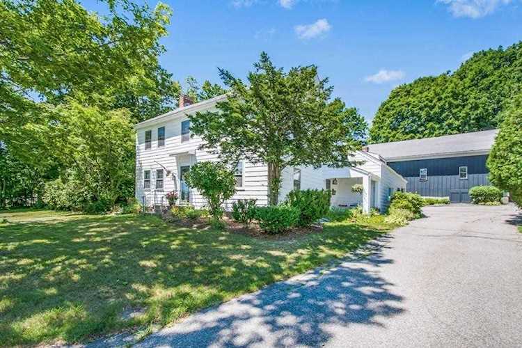 18 Sargent St Leicester, MA 01611