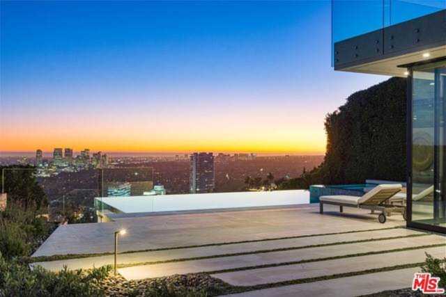 1435 Tanager Way Los Angeles, CA 90069
