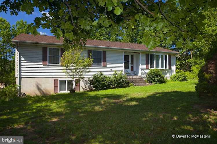 28 Scotch Pine Dr Bunker Hill, WV 25413 | MLS ® WVBE178508 Photo 1