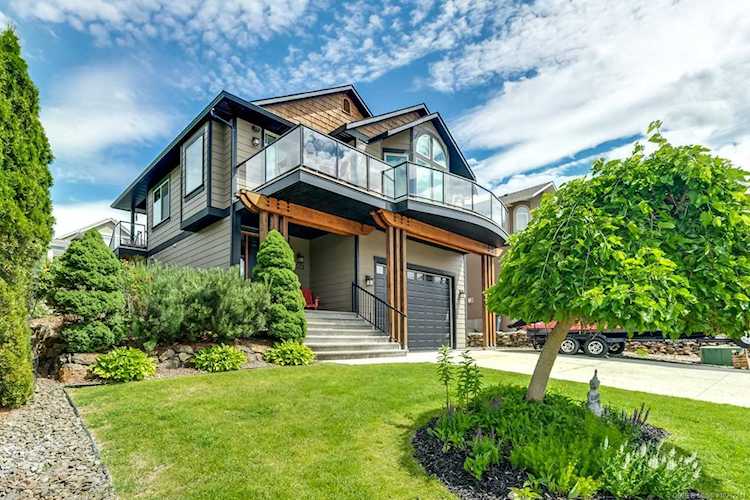 5003 France Court Kelowna, BC V1W4M4