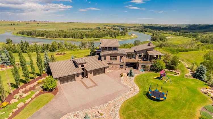 24064 236 Ave E Rural Foothills County, AB T1S 4B3