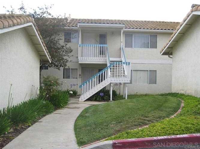 1306 Palomar Pl #15 Vista, CA 92084