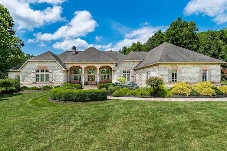 324 Gleneagles Drive Newark, OH 43055