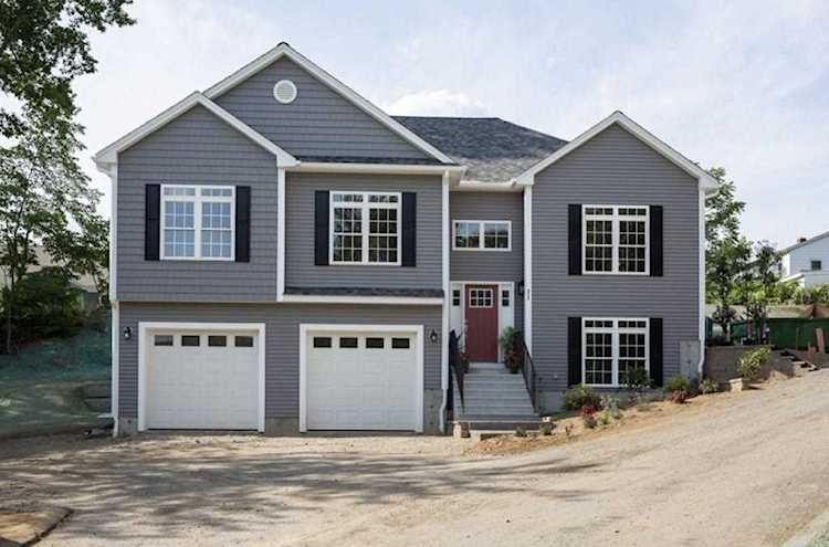 11 Roberts St Shrewsbury, MA 01545
