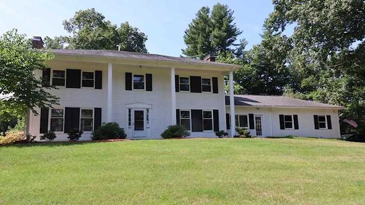 63 Piccadilly Way Westborough, MA 01581