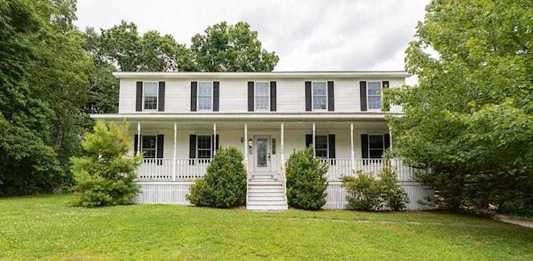109 E Main St Hopkinton, MA 01748