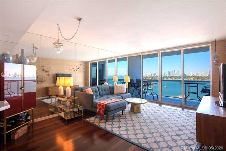 1800 Sunset Harbour Dr #1210 Miami Beach, FL 33139