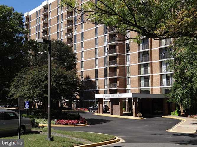2311 Pimmit Dr #1402 Falls Church, VA 22043