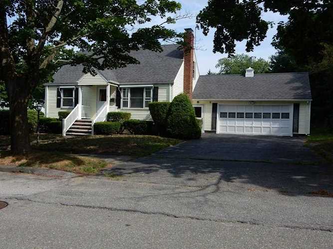 5 Loris Rd Peabody, MA 01960