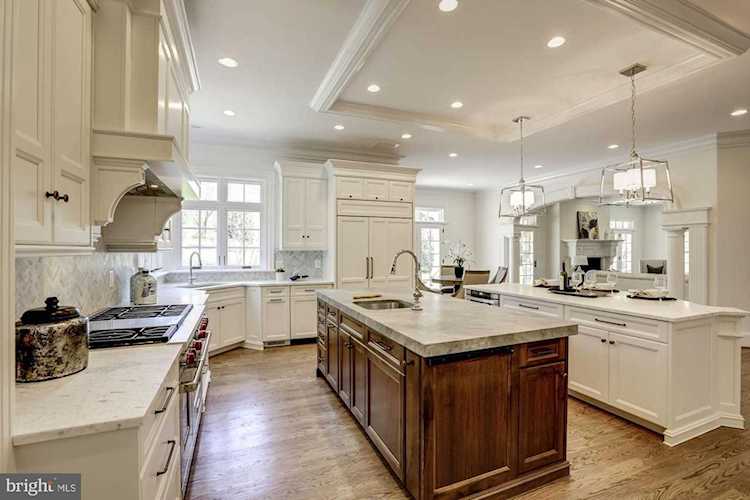 6903 Lupine Ln Mclean, VA 22101