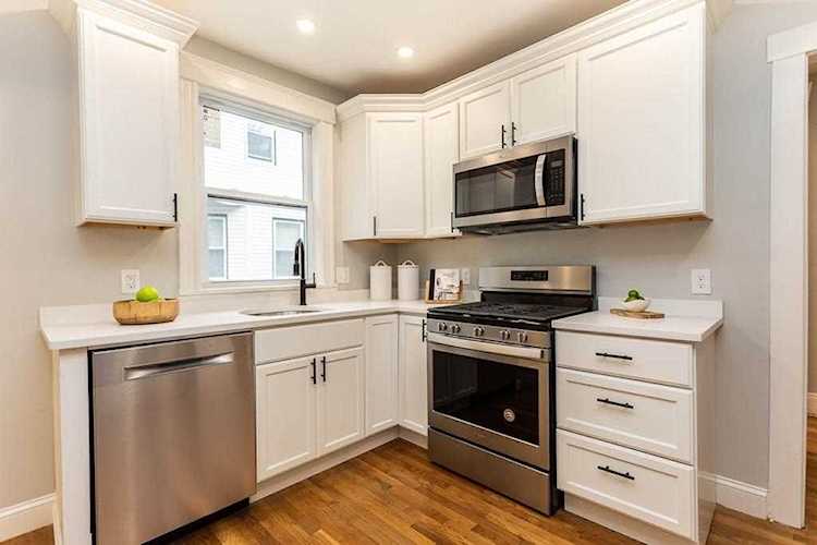 281 Belgrade Ave #3 Boston, MA 02131
