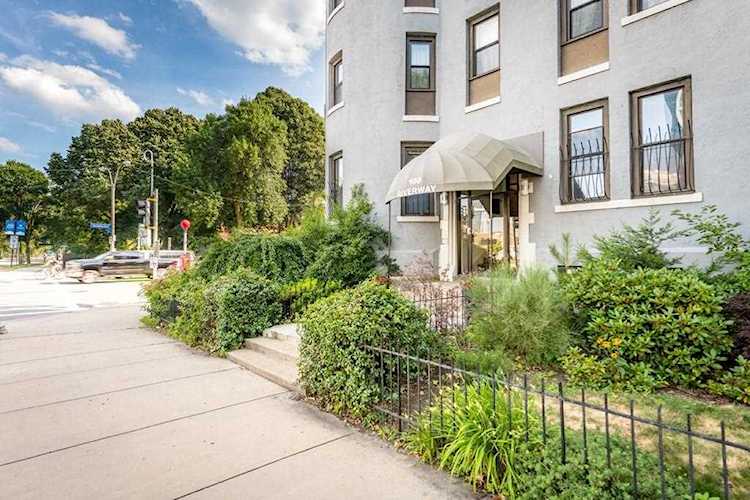 100 Riverway #1 Boston, MA 02215
