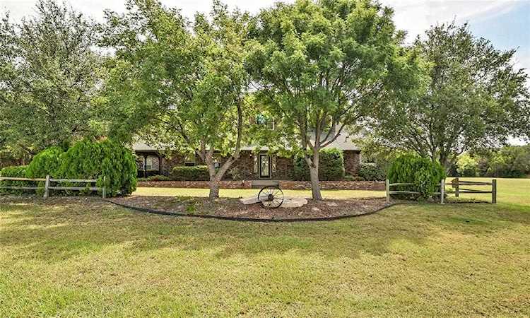 1011 Bentwater Parkway Granbury, TX 76049