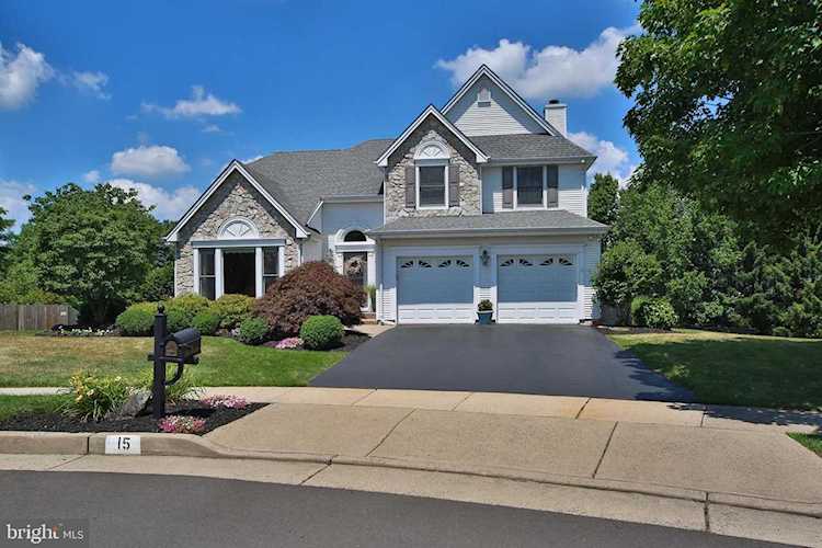 15 Hill Haven Ct Newtown, PA 18940