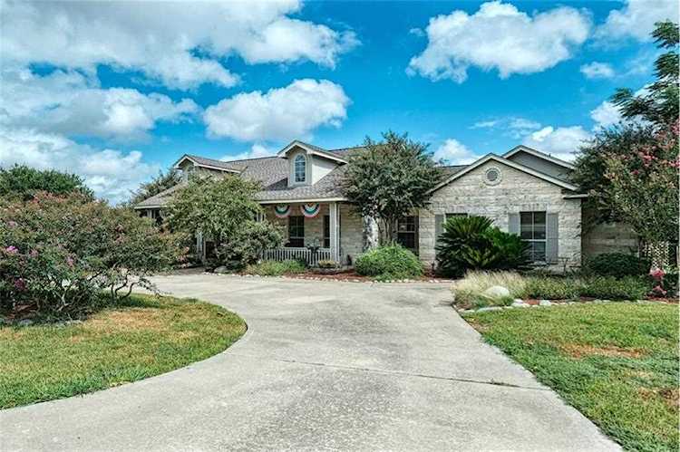 100 Brazos Dr Hutto, TX 78634