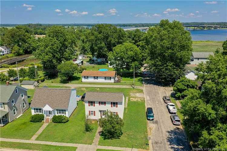 1204 Lee St West Point, VA 23181