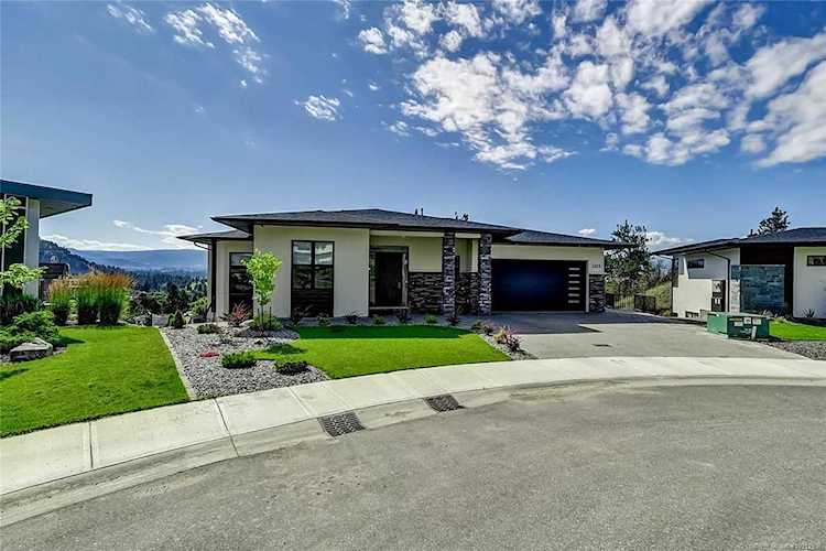 1325 Sladen Crescent Kelowna, BC V1V2Y1
