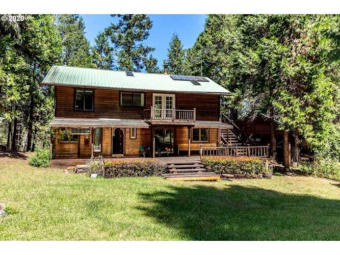 641 Medicine Wheel Way Winston, OR 97496