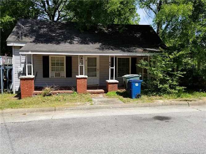212 W Oak St Fayetteville, NC 28306