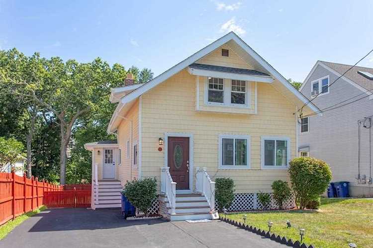 143 Elmlawn Rd Braintree, MA 02184