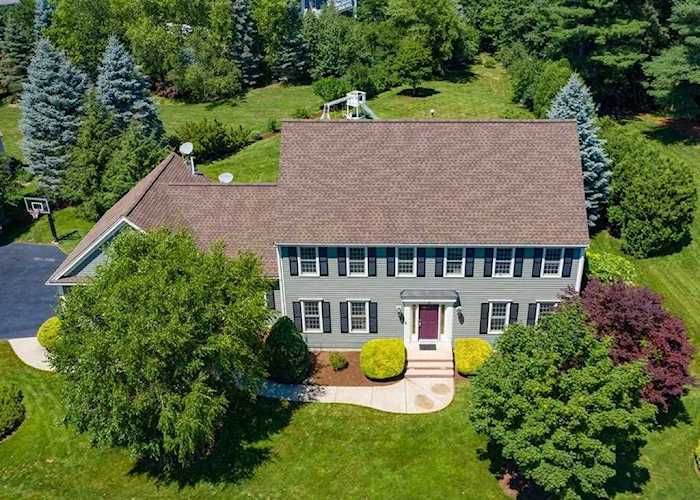 12 Stonybrook Ln Shrewsbury, MA 01545