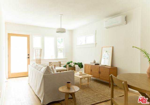 4439 Lockwood Avenue Los Angeles, CA 90029