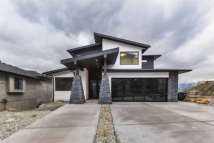 3961 East Beachview Drive West Kelowna, BC V4T2K1