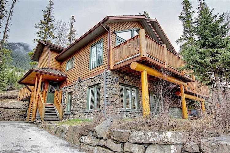 136 Stonecreek Rd #2 Canmore, AB T1W 3A5