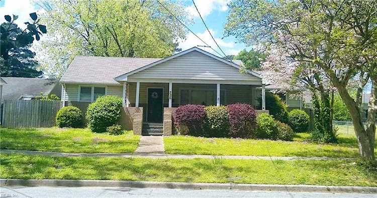 home for sale in Port Norfolk Portsmouth VA 23707 - MLS 10333044 Photo 1