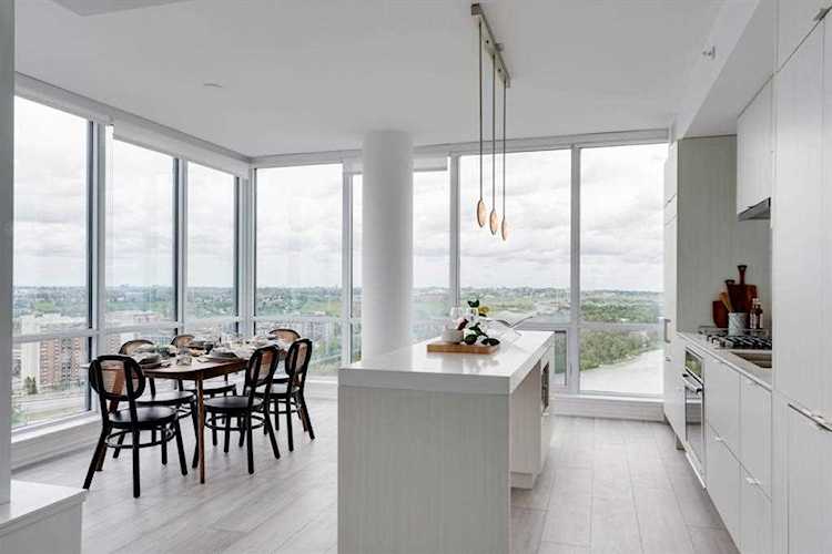 615 6 Ave SE #2205 Calgary, AB T2G 1S2