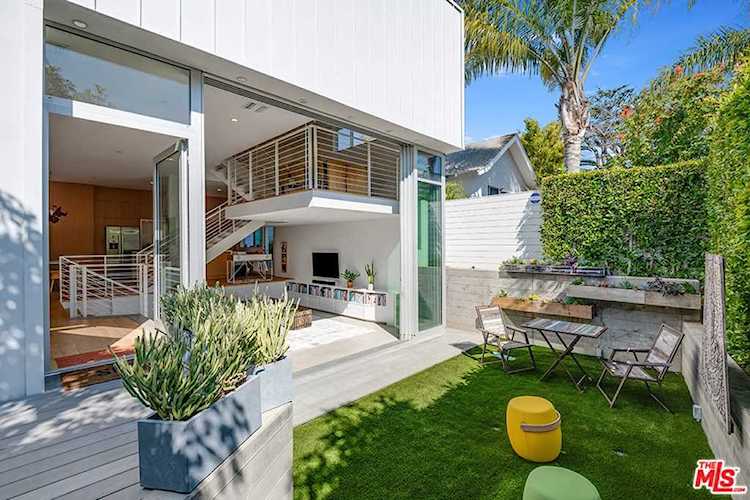 338 Rennie Avenue #A Venice, CA 90291
