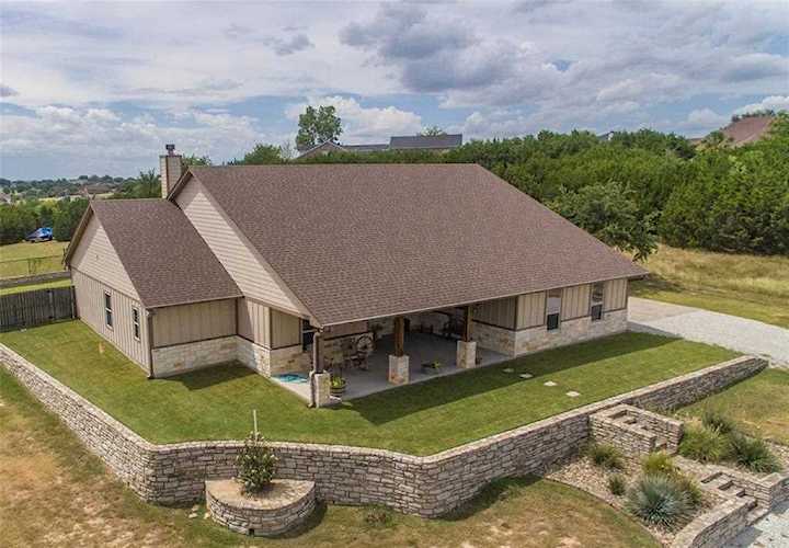 2402 Wills Way Drive Granbury, TX 76049