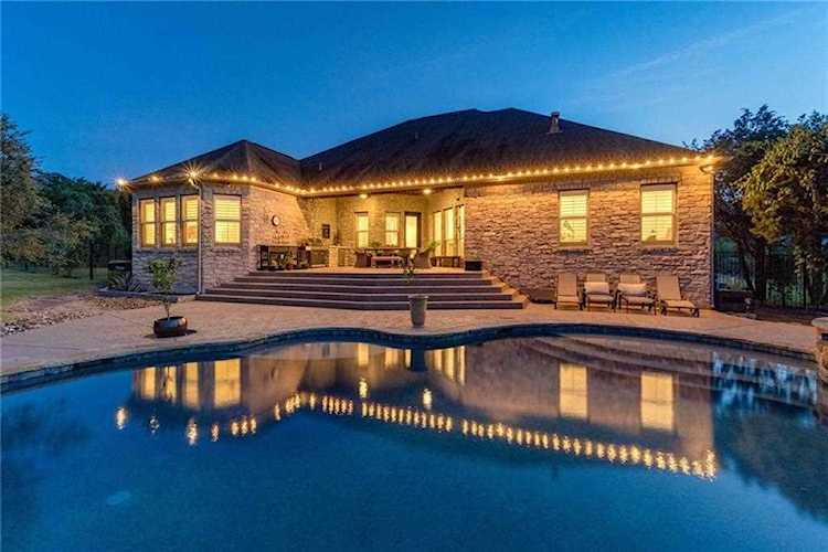 2040 Hawthorne Loop Driftwood, TX 78619