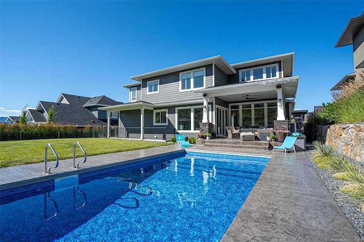 1613 Fawn Run Drive Kelowna, BC V1W5M8