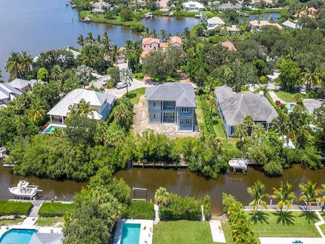 518 Tulip Ln Vero Beach, FL 32963